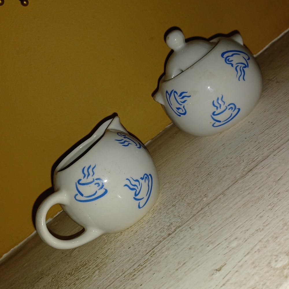 Sugar & creamer set